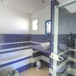 Villa Climatisée Avec Piscine Privée Pour 6 Personnes Proche Et Port, Calme Et Confortable - Fr-1-607-26 *