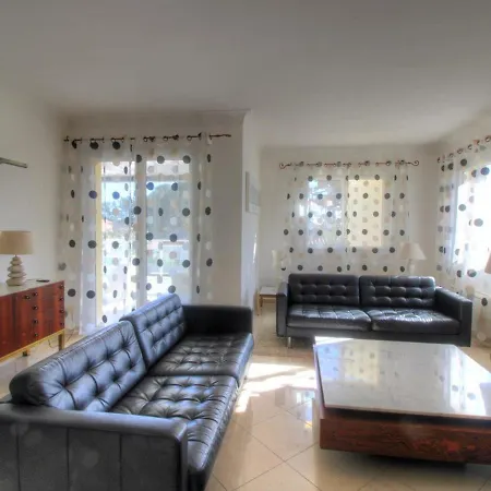 Climatisee Avec Piscine Privee Pour 6 Personnes Proche Et Port, Calme Et Confortable - Fr-1-607-26 *