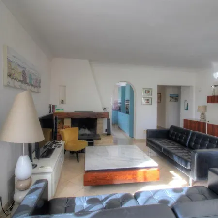 Climatisee Avec Piscine Privee Pour 6 Personnes Proche Et Port, Calme Et Confortable - Fr-1-607-26 Villa *