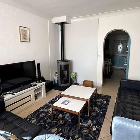 Climatisée Avec Piscine Privée Pour 6 Personnes Proche Et Port, Calme Et Confortable - Fr-1-607-26