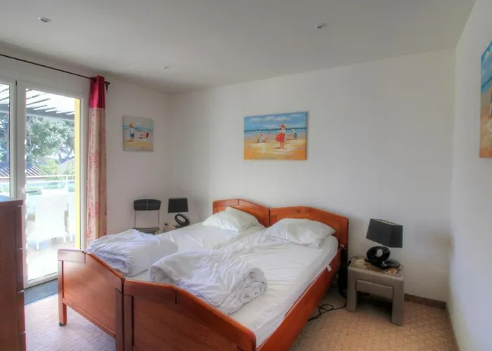 Climatisée Avec Piscine Privée Pour 6 Personnes Proche Et Port, Calme Et Confortable - Fr-1-607-26 Villa *